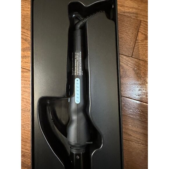 Bio Ionic Long Barrel 1.25” Styler Pro Curling Iron - Picture 4 of 7